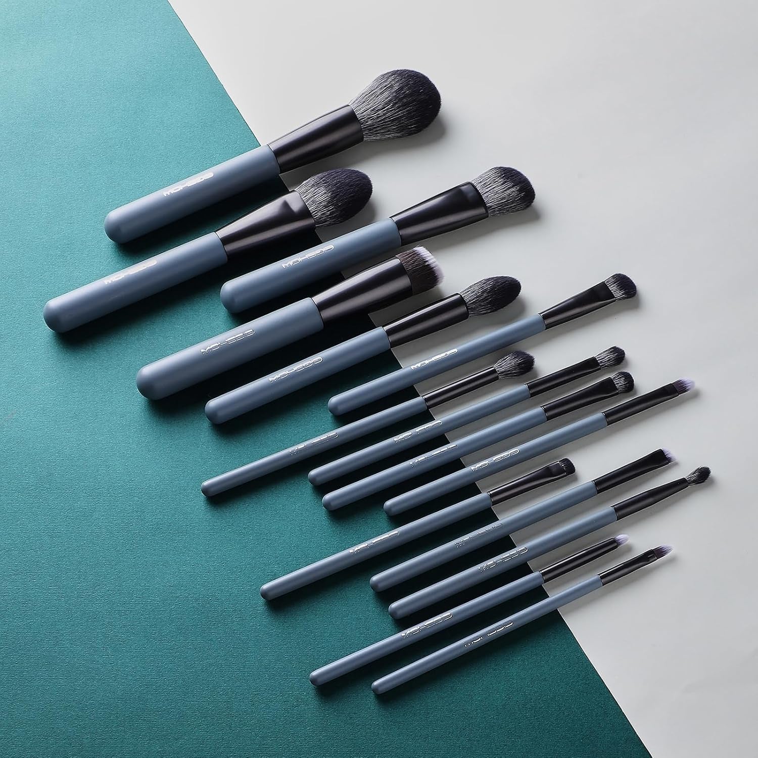 Makeup Brush Set,  Professional Makeup Brushes Foundation Powder Concealers Eye Shadows 15 Piece for Eye Face Liquid Cream Cosmetics Kit (GREY)