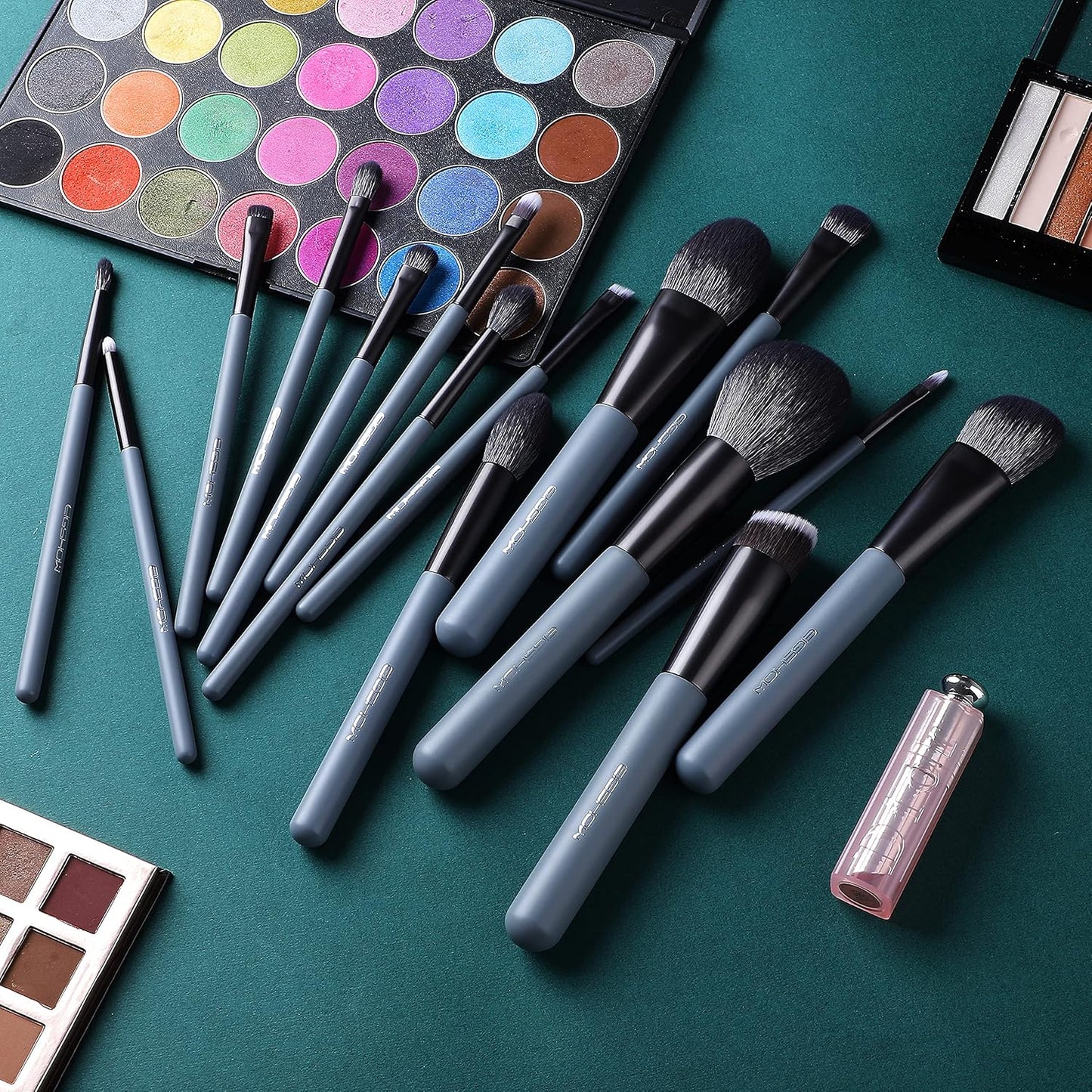 Makeup Brush Set,  Professional Makeup Brushes Foundation Powder Concealers Eye Shadows 15 Piece for Eye Face Liquid Cream Cosmetics Kit (GREY)